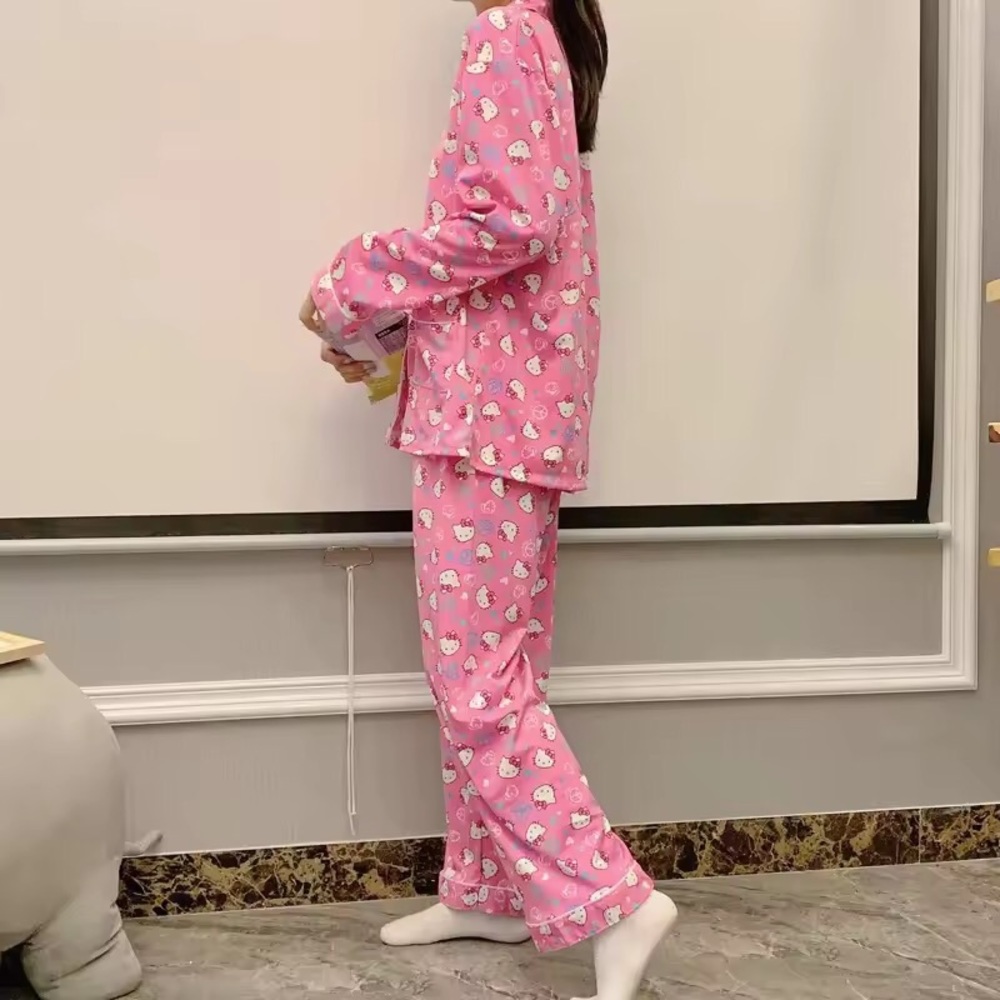 Hello Kitty PJ set ✌🏼☮️ - Picture 9 of 15